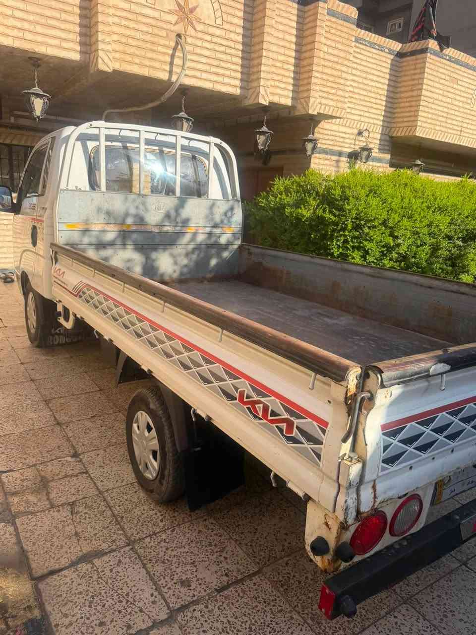 السلام عليكم 
كيا حمل 2700 
موديل 2018 
العنوان بغداد مدينه الصدر الحبيبيه 
السعر 115 وبيهه مجال 
رقم الهاتف ***********
