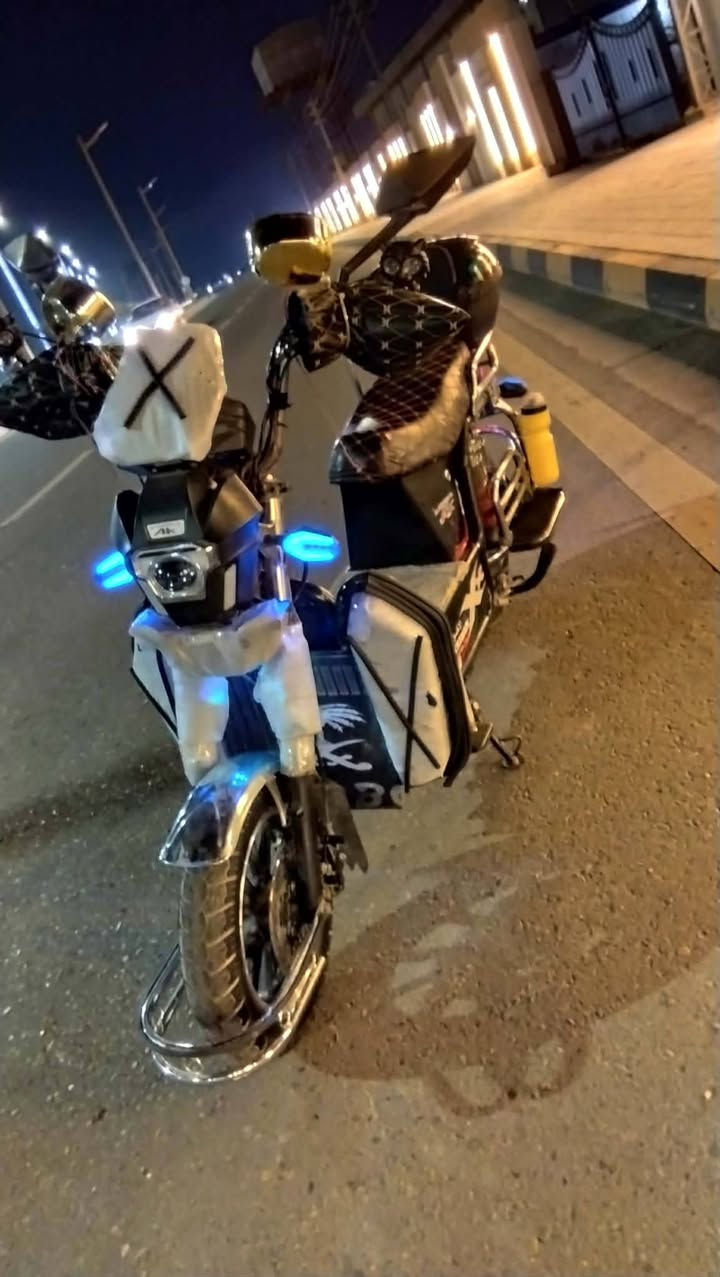 السلام عليكم
جبلي شركت الاخوين 
_لايت بومه عالي ناصي نشرات  
_اشاره دبل اشاره شغاله 
_بريكات امامي خلفي شغاله 
_ بطاريات عل فحص 
_واقيات تخم 
_ام بي ثري شغال
_جهاز انذار 
🔇السعر ٥٥٠ وبيها مجال مكانهة الانبار الكرمه للاستفسار خاص او ***********
