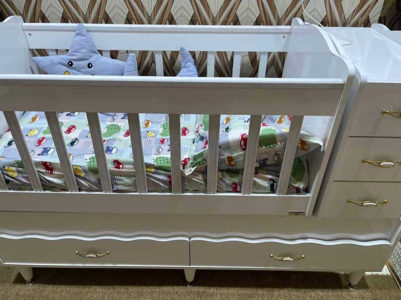 كاروك كبير مع دوشك والمخدات والله صار عليه ب300 نضيف كلش اخو الجديد رايده ب180


**إذا كنت صاحب هذا الإعلان وتريد حذفه لأي سبب، رجاءا أرسل رسالة إلى الدعم الفني**