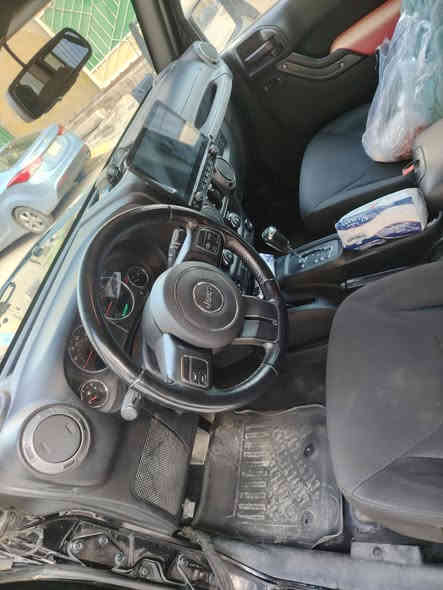 سلام عليكم للبيع او مراوس فورد إكسبلور محتاج فرق جيب رانكلر موديل ١٧ كلين وارد كندي سعر ٢١٠ بي مجال ***********
