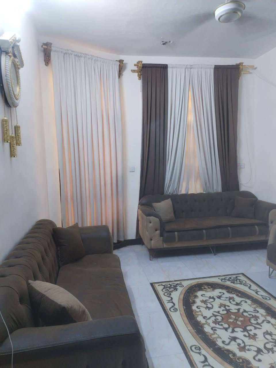 بيت للبيع زراعي خلف مدرسة حفصة شارع حسينية ام البنين مساحة 90 طابق واحد مدخلين يحتوي على غرفة ومطبخ حار وبارد واستقبال ومنور خلفي سعر ٧٠ و بي مجال بسيط
***********
