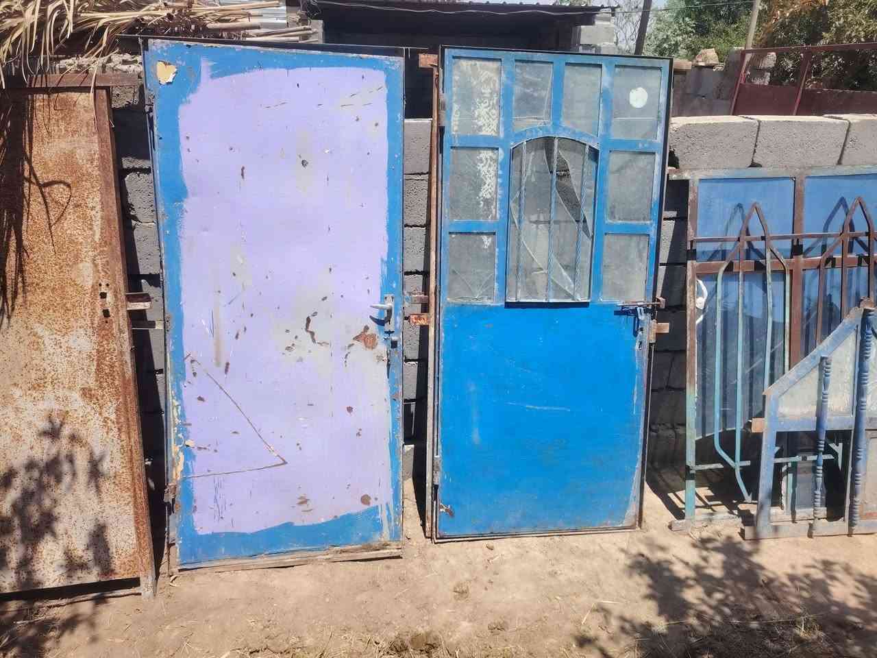 سلام عليكم  شبابيك للبيع  ***********
