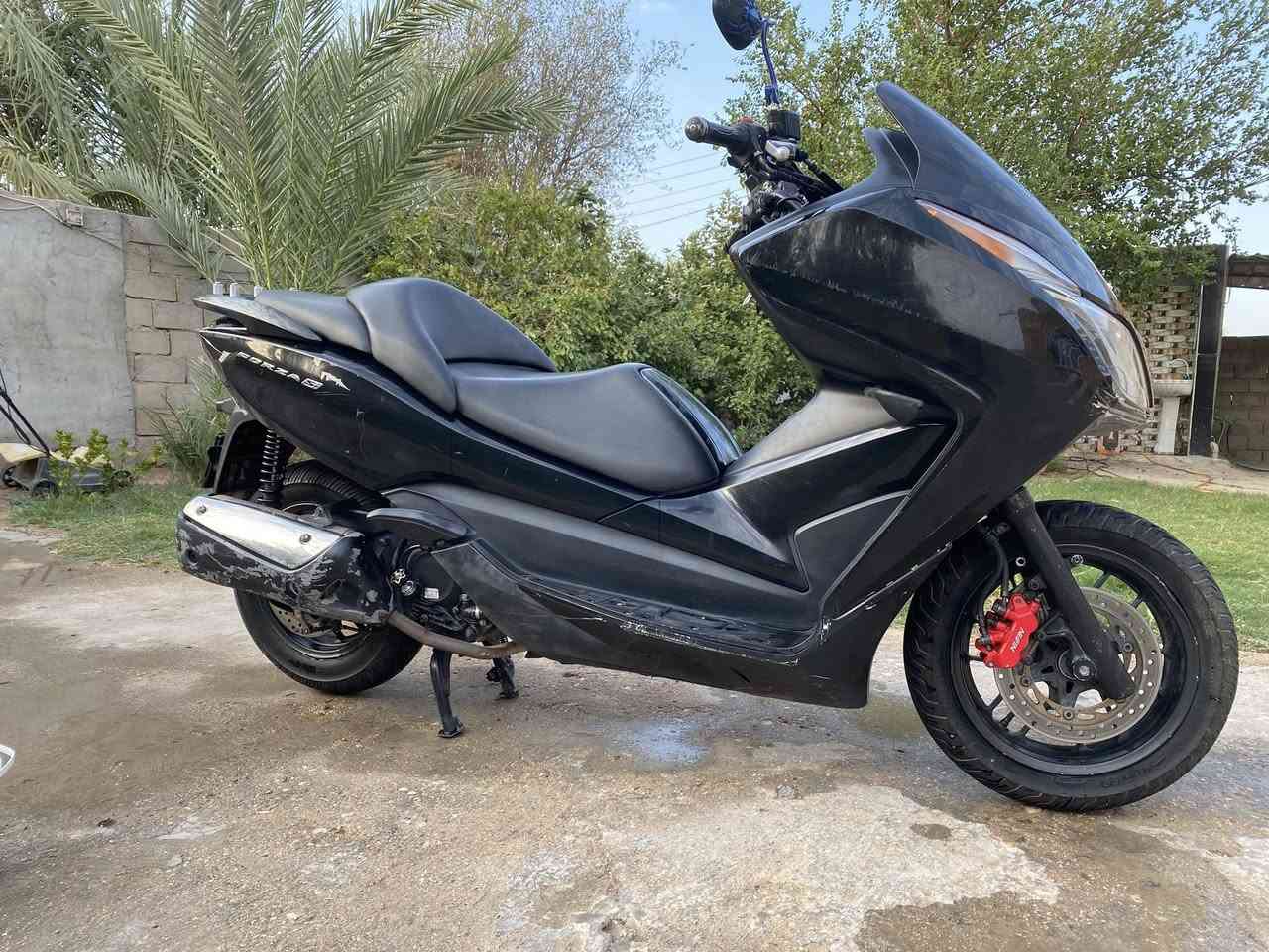 السلام عليكم شباب 
دراجة فورزه 012si للبيع 
مكينه مكفوله سنويه موجوده وتحويل ثاني يوم 
بيه نواقص بسيطه دبلات امامي فقط 
والجاملغ موجود بس الاذن مالته مكسوره 
السعر خاص 
الديوانيه قضاء عفك 
***********
