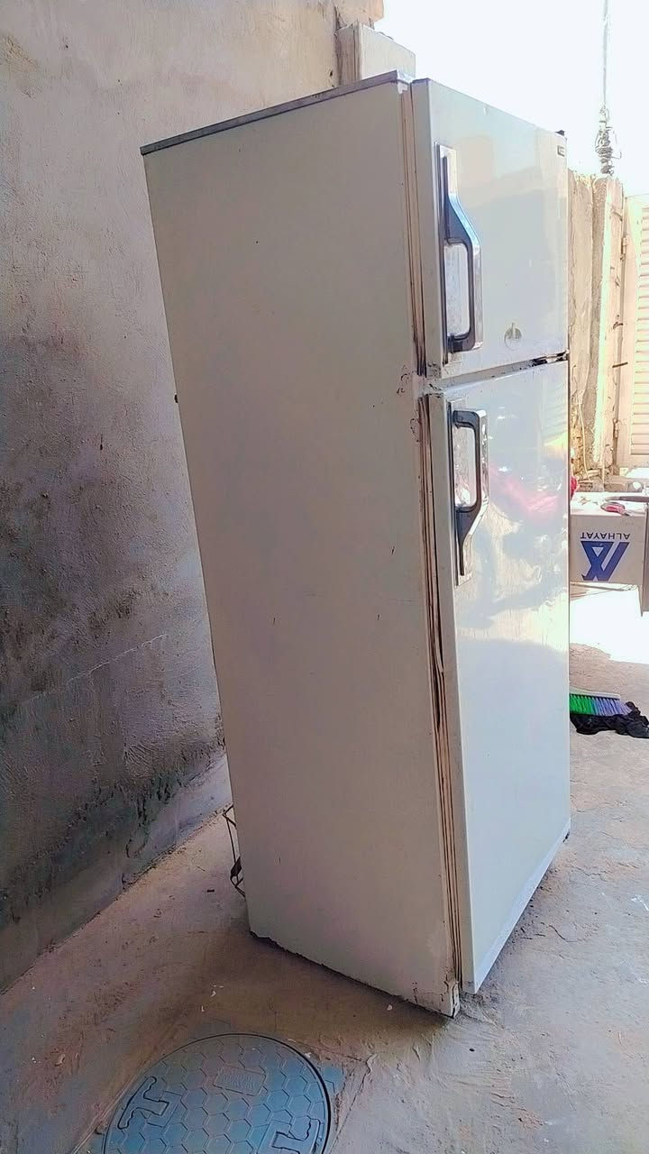 سلام عليكم ثلاجه شغاله للبيع كلشي ما بيهه السعر 75 الف فقط مكاني حله ورديه للتواصل ***********. اسيا ***********. أثير
