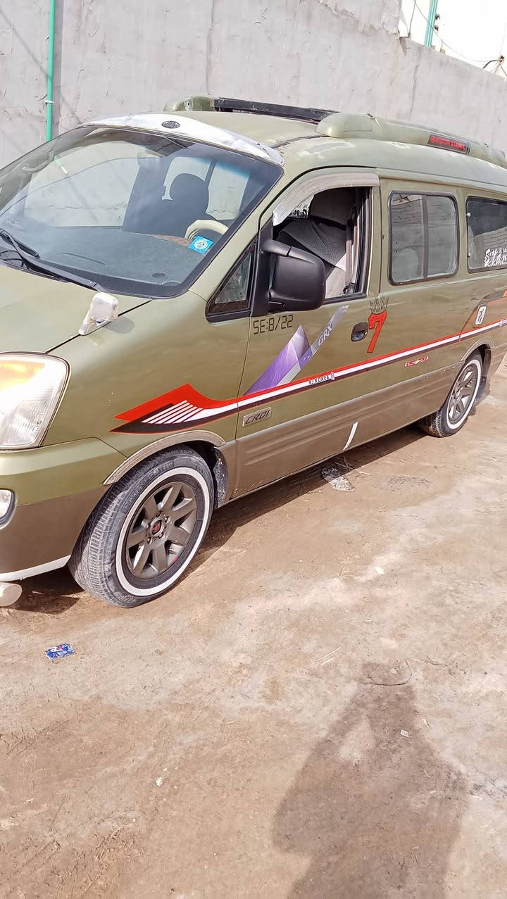 ستاركس 2000محدثه2007 كفاله مكينه وكير ولبدي شوف لعين سعر80 وبيه مجال رقم راعيه***********
