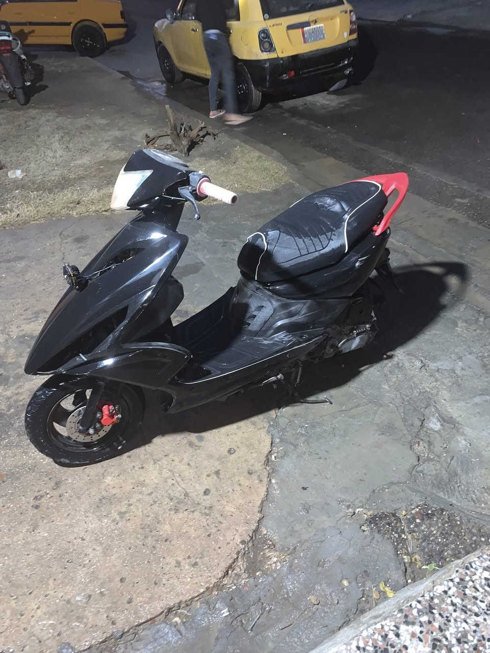 سلام عليكم للبيع فقط
ماكس مضلع شغاله سلف هندر كهربائيات كامله الدراجه نقصها شغلات بسيطه كدامك الدراجه بيها دخانه فقط مكينه تخبل 
السعر 350 وبيها مجال سهله 
مكاني بغداد حي الجامعة وخادم اني 
*********** وبي واتساب
