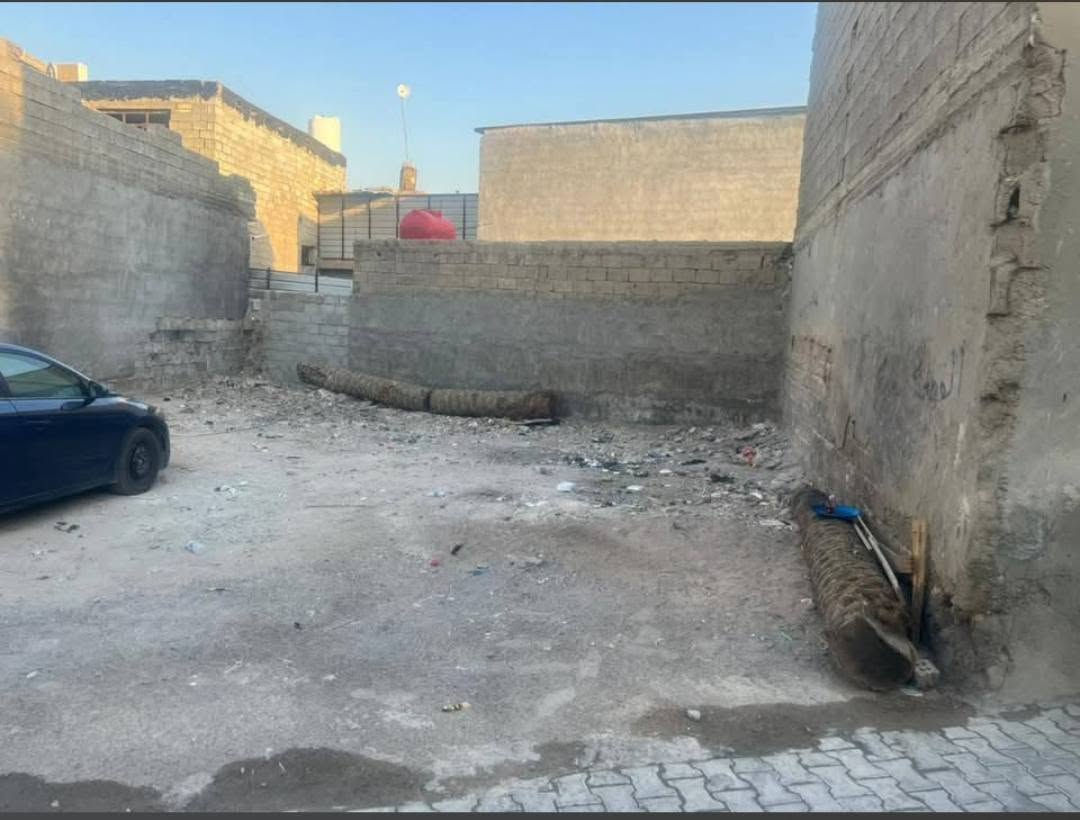 السلام عليكم قطعه أرض للبيع مساحه 120 والواقع 132 زراعي موقع بغداد جسر ديالى شارع الحدادين مقابل المصرف تكون القطعه في دربونه للاستفسار رقم *********** ومتوفر في واتساب ملاحضه السعر حاسبه بسعر المتر بالمنطقه.

