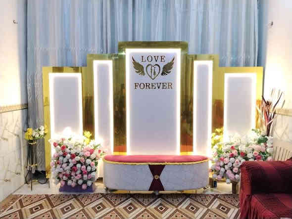 كوشات اعراس للاستفسار: ***********
كوشة عرس خشب hdf ابيض سمك 18 ملم مطعم بشرائط ذهبيه ونقش ليزر ذهبي في الوسط يعطيها شكل متألق ومميز القياسات عرض ثلاث امتار ونصف وارتفاع مترين و 10 سم
#كوشات_اعراس #كوشة_عرس #كوشة #الجميع @الجميع
