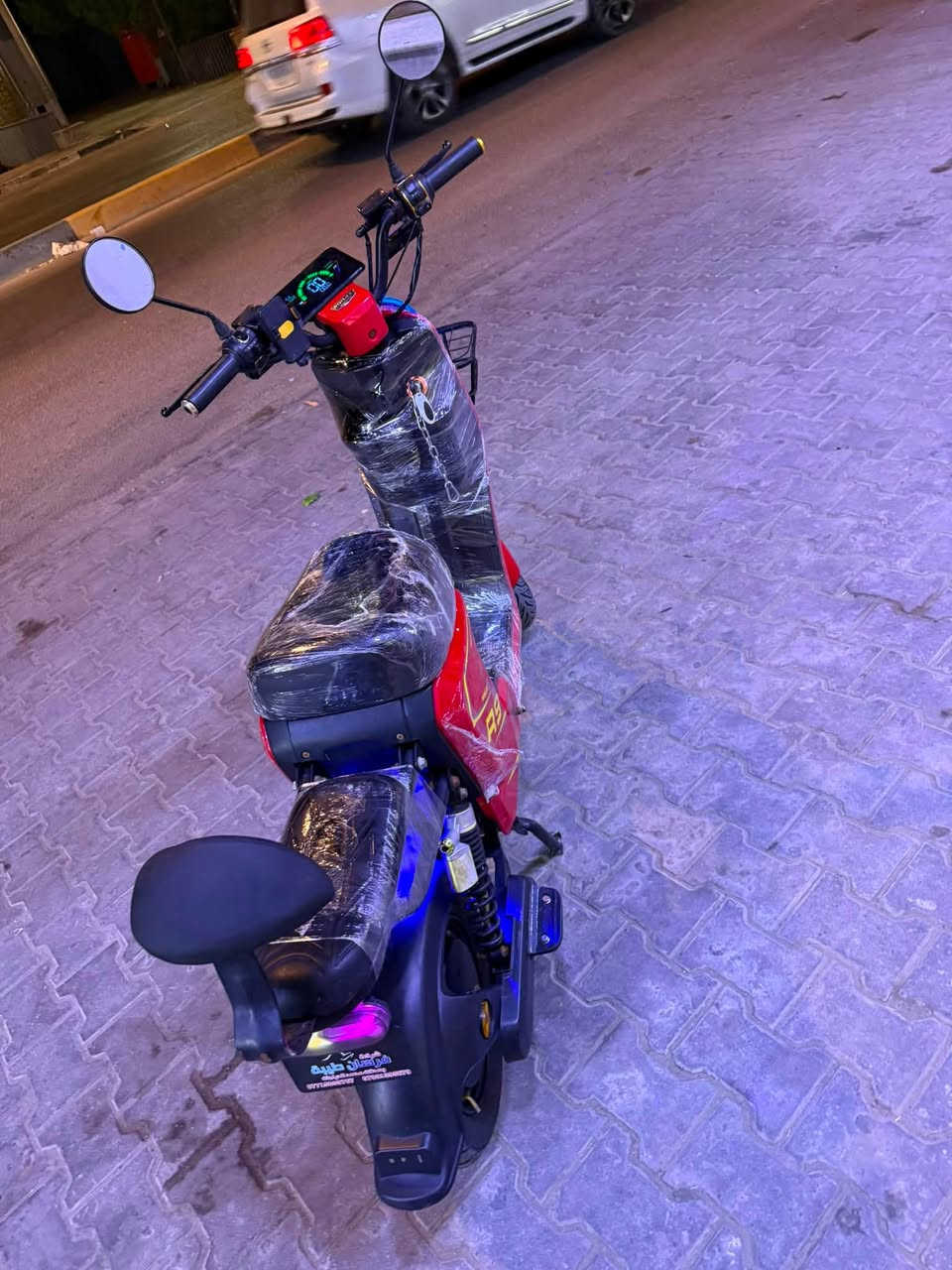 السلام عليكم دراجة البيع ار 9 الدراجة جديده تخبل خير من اللّٰه ما بيها اي نقص توني شاد باتري الحجم 33 اكب من 32 وخير من اللّٰه ما تصرف شحن تأخذها ما تصرف عليه ربع اللّٰه شاهد تجي و تشوف السعر 375 وبيها مجال حك الجيه ***********؟ مكاني بصرة
