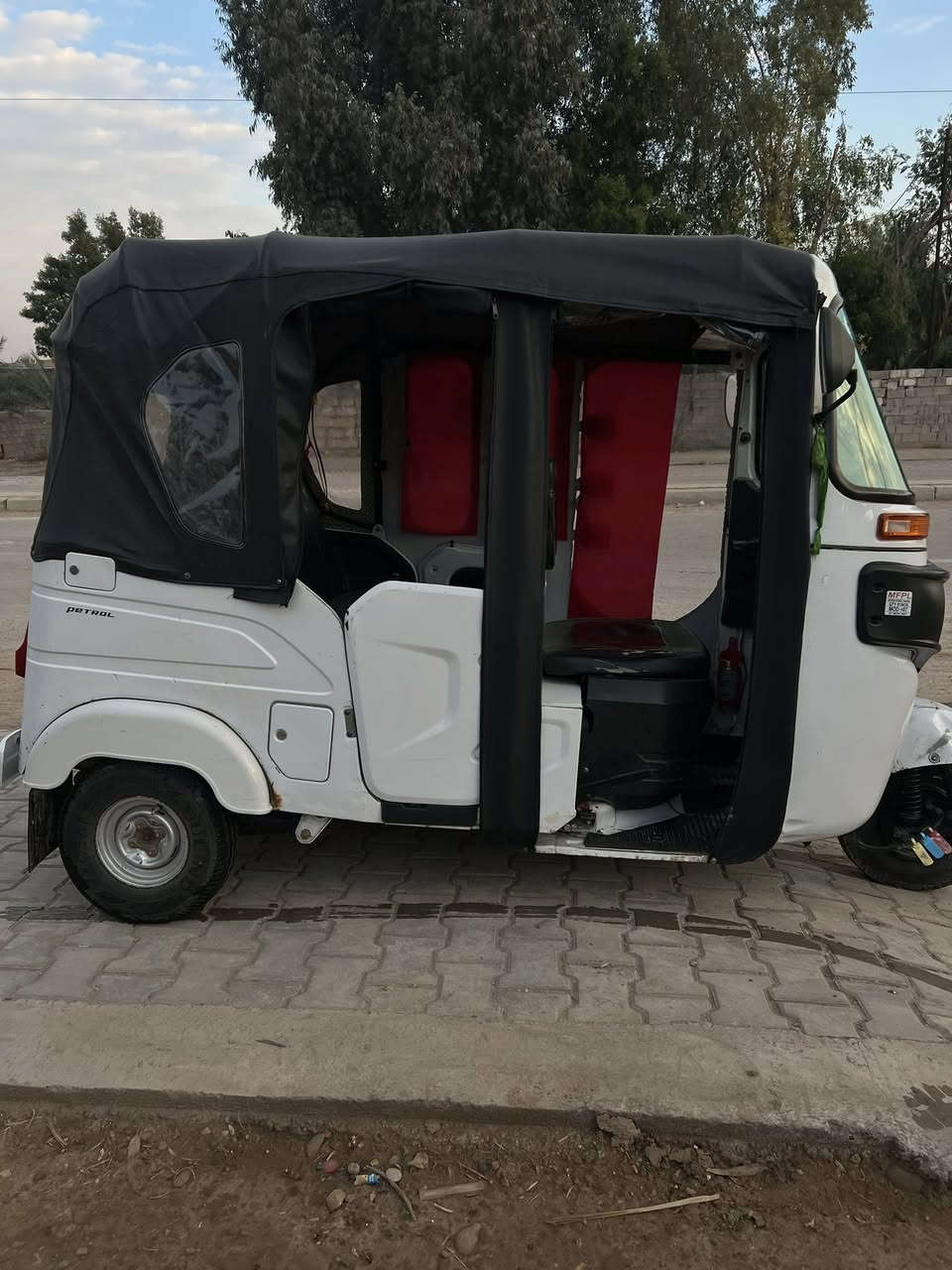 تكتك للبيع بيضه موديل 2022/11 كفاله عامه (كير مكينه اكسنت) هاذا الحلال كدامك وشوفه لا معمرها ولا صابغها ولا شي كدامك الدواخل 

وتكتك مال شغل لا بياع شراي ولا شي

سنويه باسمي وتحويل ثاني يوم

جادر صفاحيات جدد جناي اصلي😂

السعر 8.300 وبي مجال واني خادم

للاستفسار على رقم الهاتف/واتساب

***********
