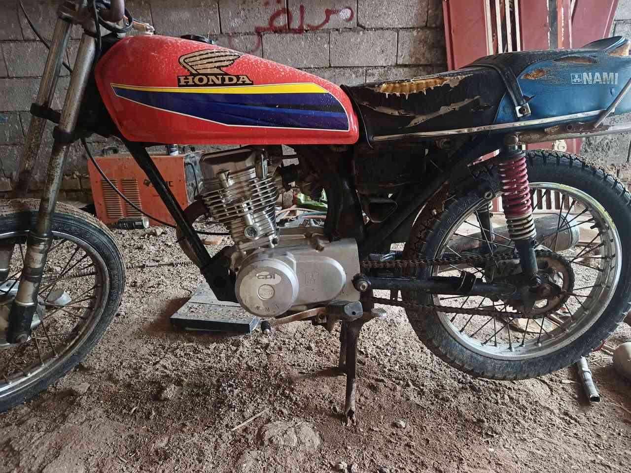 سلام عليكم دراجه للبيع بدون وراق ***********
