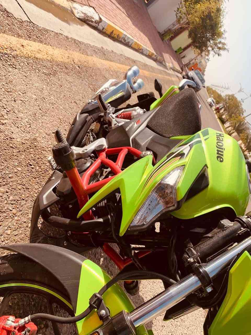 السلام عليكم دراجه هاوجي df مرقم انكليزي لوحات 2 ويا دراجه مكفوله من تاير لتاير موديلها 23 
***********
