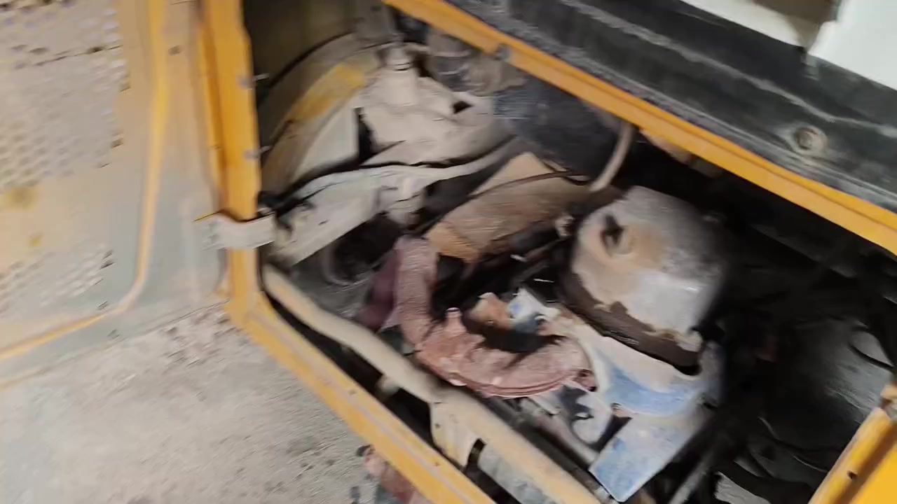 سلام عليكم تكتك 21 شهر 1
صفر تعمير صفر صبغ مرقمه سنويه بسمي بس لوحات مشادله ولبيبان مال تكتك شالعهن اكو باب بي طعجه وهاي كدامكم سعره 7500 وقابل للتفاوض رقمي *********** 
ملحوضه الصوت الي بل مقطع من المكينه مشتغله هاذ صوت الباب الخلفي مال محرك يهتز
