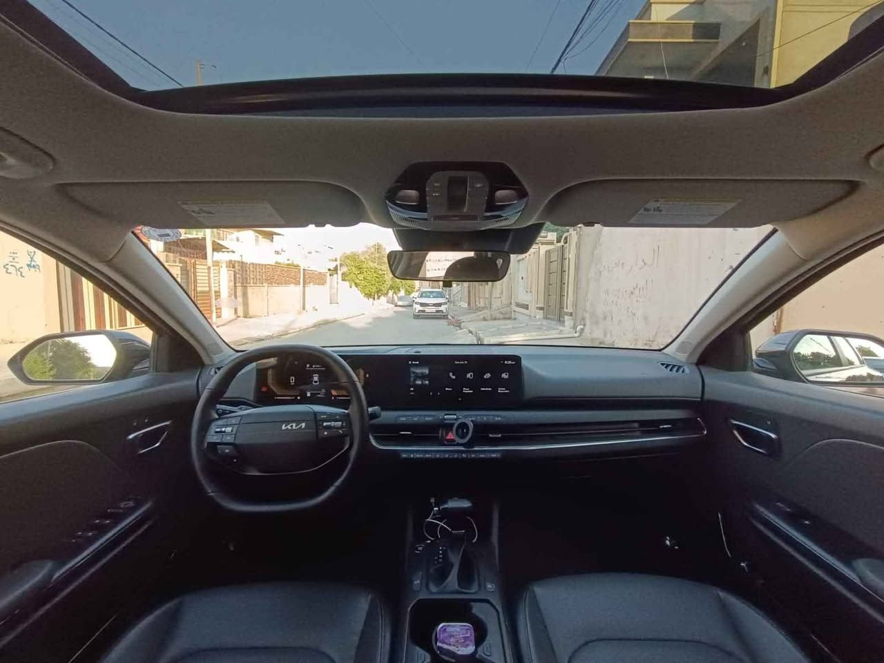 🚗 كيا K4 موديل 2025 

​السلام عليكم 
، للبيع سيارة كيا K4 موديل 2025 بحالة ممتازة ومواصفات عالية.
​📋 تفاصيل السيارة الكلية:
​الموديل: K4 (2025)
​نص فول 
​اللوحة (الرقم): دهوك، خصوصي
​بدون صبغ 

ماشيه 20 الف كيلوا 
​اللون: أسود
​الداخلية: مقاعد جلد

​✨  المواصفات :
​كاميرا خلفية عالية الدقة + مستشعرات وقوف (حساسات).
​سقف بانورامي + فتحة سقف.
​نظام تشغيل بـ البصمة + زر التشغيل.
​نظام تشغيل عن بعد.
​مثبت سرعة 
​نظام التحكم  في الثبات
​شاشة تدعم أبل كاربلاي (Apple CarPlay).
​نظام أمان متكامل يحتوي على 6 وسائد هوائية (إيرباج).
​تحديد مسار ومثبت سرعه

السعر - 198
​📞 للتواصل والاستفسار:
​رقم الهاتف: ***********
​السعر معروض للجادين عند الاتصال. موصل, نينوى
