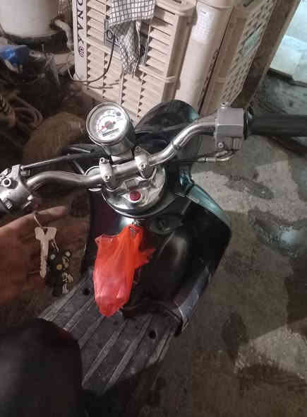 السلام عليكم دراجه عبد الحليم للبيع
الدراجه خير من الله ها او سلف او هندي شغاله الدراجه نضيفه
الرقم *********** مكان الدراجه بغداد
