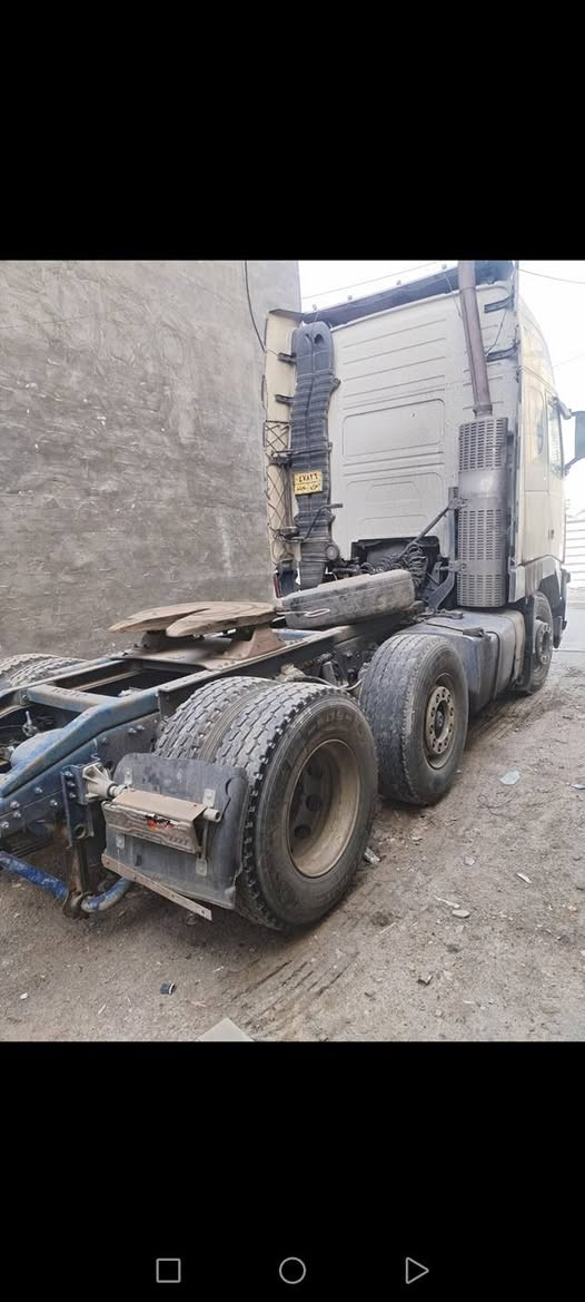 فولفو سنكل امامي شخاطه لبيع محرك كير اكسل قماره بدون صبغ شاصي بشرط تخم تاير سنويه منتهيه مربوطه فلات وسايلو وماموجودات سعره 105 وبيه مجال الاتصال ***********
