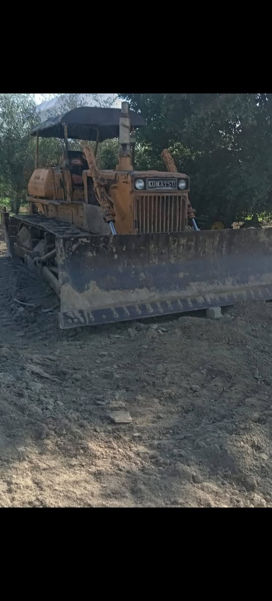 سلام عليكم بلدوزر البيع رقم جديد كفالة عامه ***********
