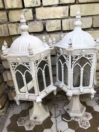 ٢ فوانيس • فوق الباب • شغالات