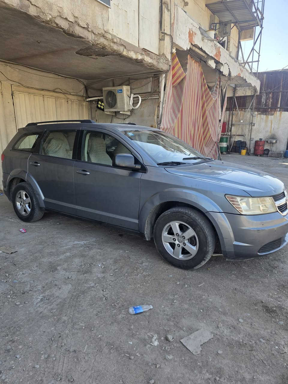 السلام عليكم للبيع دوج جورني ٢٠١٠ مكفولة كفالة عامة من الصبغ والحادث ٧ راكب تبريد قطعة واحدة ثلج مكينة ٢٤٠٠ ماشية ١١٧ السعر ٩٥ وبيها مجال وبيها اضافات سيباية ومنظومة غاز واي استفسار ***********
