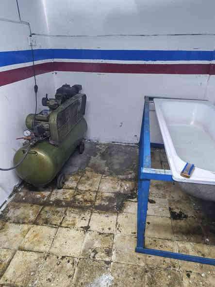 سلام عليكم غراض بنچر للبيع خالعه بلنص بكرت شلاخه جدد كمبريصر مستعمل نضيف حجم ٢٥٠ بانيوكبيرالعنوان بغداد مدينه الصدر ***********
