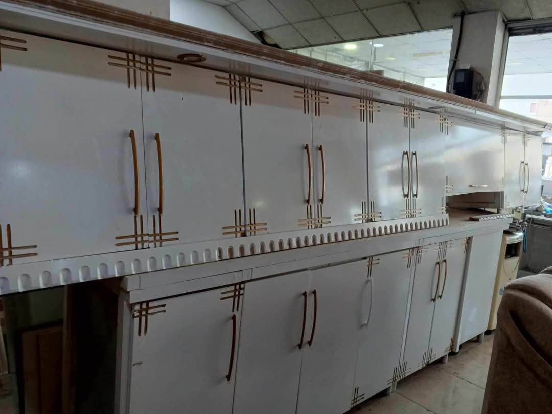 7امتارونص بسعر مترین واقل 
المنــیـــوم ا🌼🌷بواب خشب بالن بریس  لون ابیض  مواسود بیسدقلبک وتهرب من مطبخ 😊 بها مکان طباخ ومکان غسالە  🌴🌴شغل خصوصی موسوقی   500 الف ومعامله   اربیل  ***********
