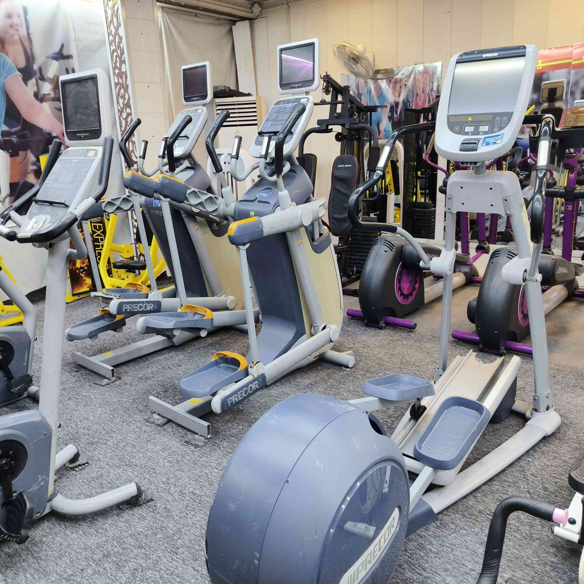 السلام عليكم للبيع أجهزة جم نسائي متكاملة اغلبها لايف فتنس في البصرة للأستفسار ***********
