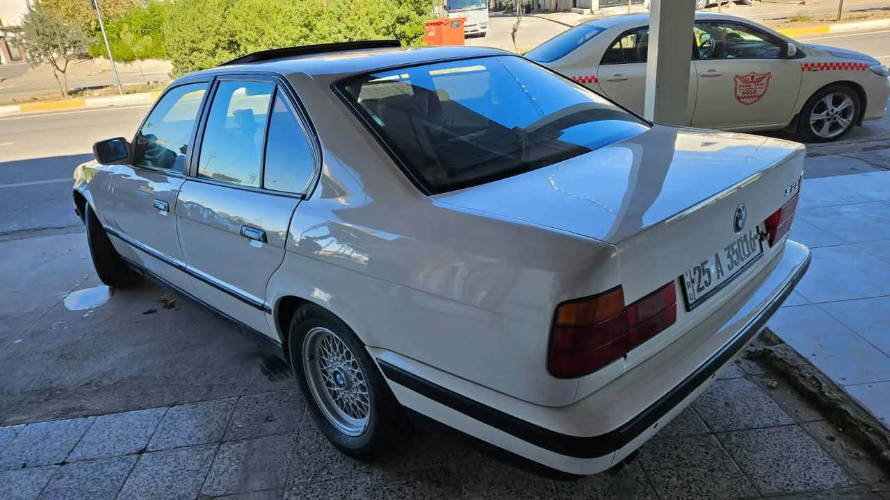 بیئیم مۆدیل۱۹۹۱ مەكینە ٥۲٥كەپس گێڕ عادی سلایت كوشین هیتەر ئاوینە كارەبای ABS رەقەم كەركوك رەقەمو سەنەوی تا 2031نوێیە خەرامە بەناوكردن وەكالە بەشەرت گێڕ و مەكینە بەشەرت بڕاوە و وەرگەران بەشەرت سەیارەكە نمونەیە لەجوانی تەنها ۱٦٠هەزار رۆشتوەجەمپیكی  پشتی هەیە چەمپی خەفیفی پیشی هەیە     ساحیبەكەی *********** أربيل, العراق
