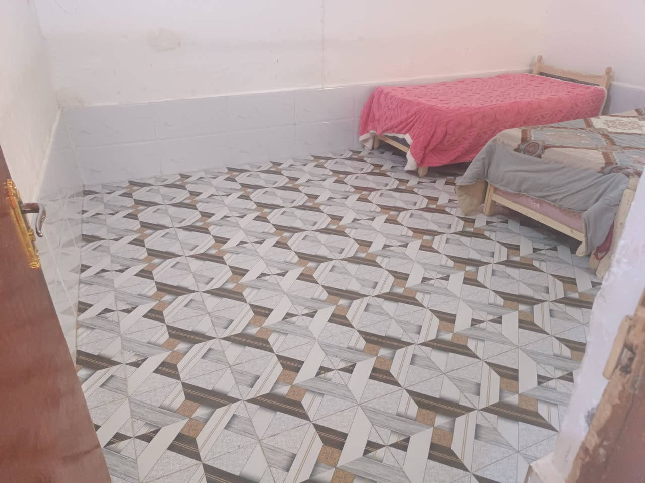 بيت طابو زراعي نزلت معارض بناء جديد مستعجلين ع بيع لغرض السفر تريد مع الاثاث او وحده اتصال ع رقم ‏‪***********‬‏ مكلف بنشر
