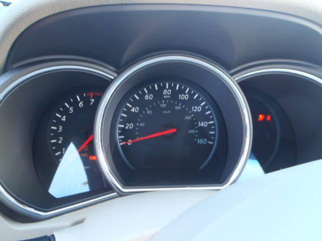 السلام عليكم للبيع مورانو 2012 لون ابيض دواخل عسلي رقم بغداد فول مواصفات
مواصفاته معروفه بالاضافة الى شاشة اعطال اندرويد اوتو كاربلي صور المزاد موجوده 
گير محرك تبريد تدفئة كلهن مكفولات 
تخم تاير جديد باتري جديد حدادية جديدة 
السيارة مناقصه اي شي 
السعر 78 
الاستفسار اكثر ***********
