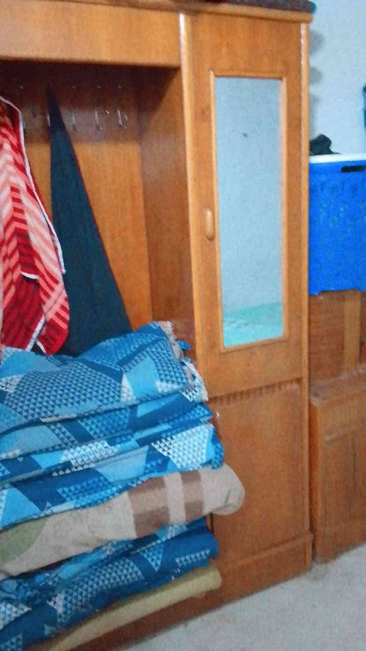 سلام عليكم غرفه نوم للبيع مابيه كنتور سعر 250 مكان بابل شارع 80 مال نجف ‏‪***********‬‏ ‏ هاذ بي وتساب
