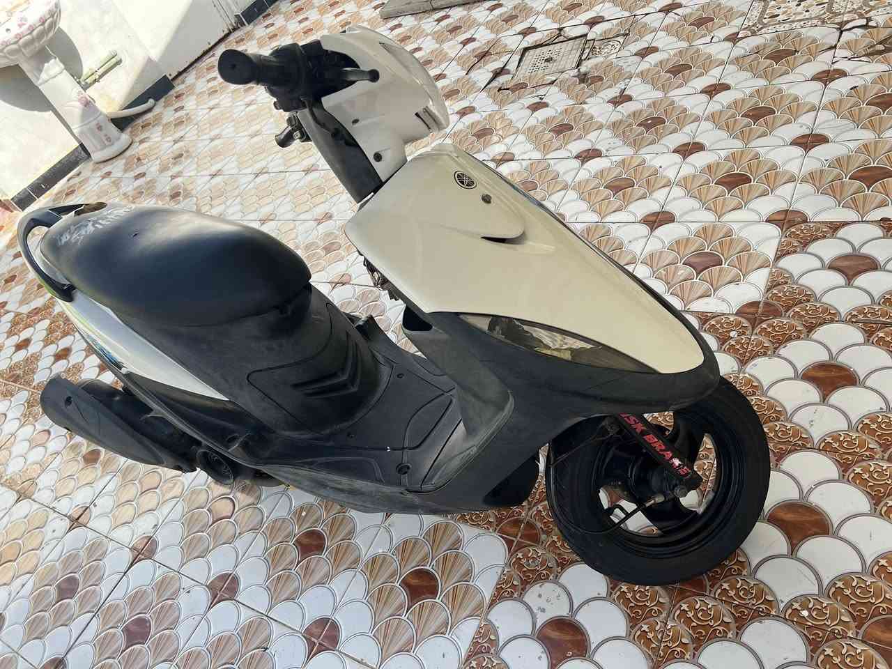 لبيع دراجه ماكس عدله لون ابيض دراجه نضافتها كدامك بل صوره نكره سلف وهندر وكهربائيات كلها شغالها العنوان الديوانيه الحمزه الشرقي السعر 625 وبيها مجال ***********
