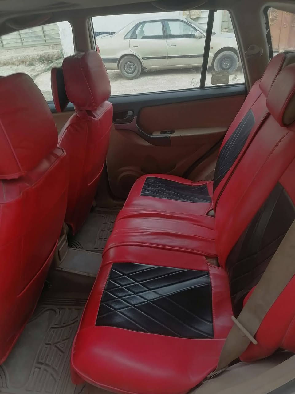 السلام عليكم للبيع تيكو موديل 2013 بسمي رقم بغداد انگليزي محوره كورلا بيكاتشو 1800  سياره حلوه كلش نقص بس التبريد عطل كنبريسر سعرهه 55 ورقه مكاني الزيتون او الغزالية ***********
