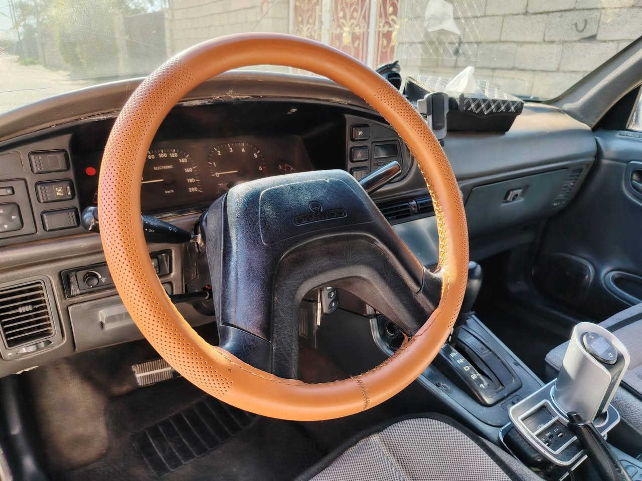 السلام عليكم ورحمة الله وبركاته
أخوان السيارة للبيع موديل 1994 السيارة رقم ديالى إنجليزي جديد هزة جديدة كاميرا شاشة بصمة السيارة نظيفة كير ومكينة مكفولات السيارة بحالة جيدة جدا وباسمي السنوية 2029
 ومكاني ديالى بعقوبة
السعر 39 وبيهه مجال بسيط 
 للاتصال على الرقم ***********
