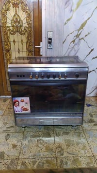 طباخ • خمس عيون • يونيفرسال