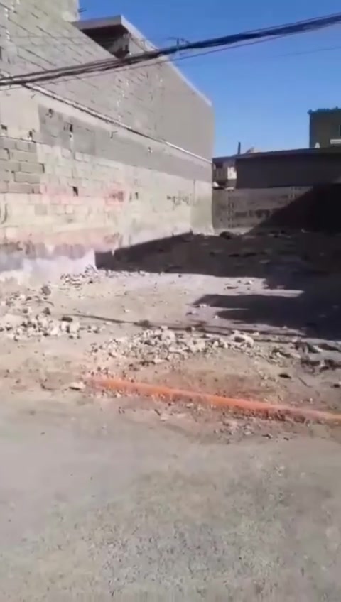 السلام عليكم
قطعه ارض للبيع مساحه ٢٠٠ متر كافه الخدمات فرع خير من الله الحميديه قرب السوك الثاني 
***********
