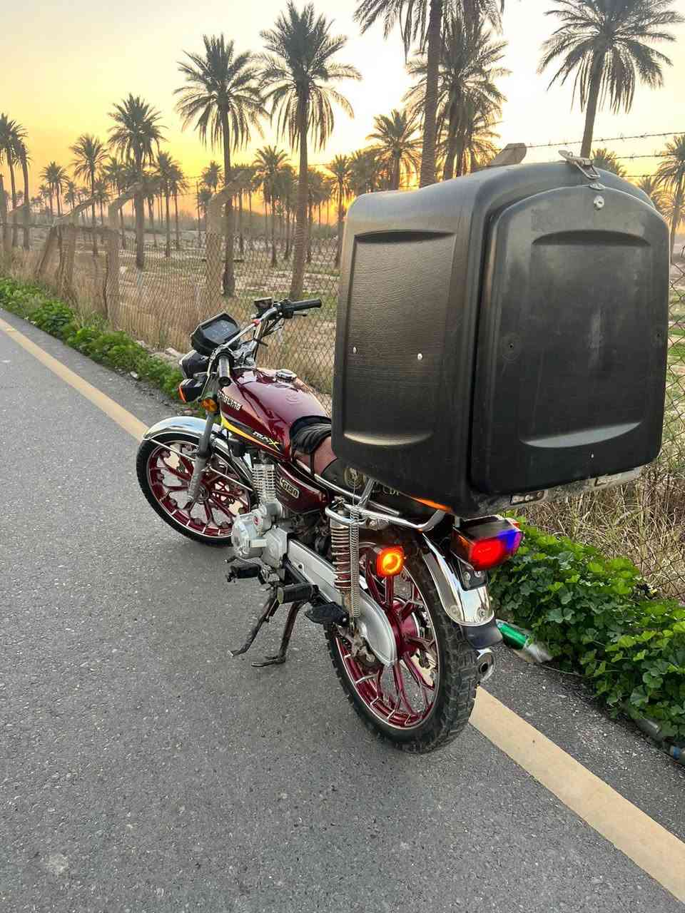 سونلنك موديل 2024 اوراق سكنر الدراجة مثل شوفة عينكم نضيفة السعر 650 وبيهة مجال
***********
