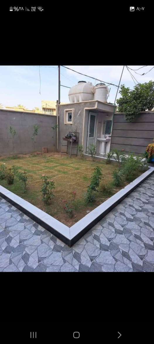 للبيع بيت طابقين طابو صرف ٧ نيسان من جهه الكليه ١٥٠ متر واجه عشره وبي فضله خمسين  متر يتكون من ٤ غرف وصالات ٢ واستقبال ومطبخ بناء طابوق أحمر معروض في مكتب النوارس للعقار اي استفسار راسلني خاص ***********
