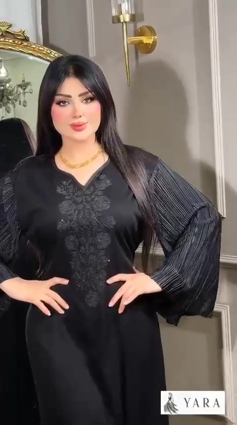 تميزي بإطلالة تجمع بين الراحة والفخامة! ✨
​لكل من تبحث عن الأناقة العراقية الأصيلة والراحة المثالية في البيت، نقدم لكِ أرقى موديلات الموسم:
​الدشداشة الكشمير المطاط الأصلي (ماركة يارا التركية) 🇹🇷
​✨ التصميم: كلوش واسع يمنحكِ حرية الحركة مع حزام يبرز جمال القوام.
​🪡 التطريز: شغل غباني كامل عالي الجودة يضفي لمسة تراثية فاخرة.
​💎 التفاصيل: مطعمة بالماس التركي الأصلي اللامع الذي لا يتغير مع الغسل.
​🧵 القماش: كشمير مطاط بارد، ناعم جداً على البشرة، ومثالي للأجواء الصيفية.
​🔥 السعر المفاجأة: 17,000 دينار فقط! 🔥
​🚚 خدمة التوصيل متوفرة لجميع المحافظات!
📥 للحجز أو الاستفسار، يرجى إرسال رسالة إلى الصفحة (الكمية محدودة جداً!).


**إذا كنت صاحب هذا الإعلان وتريد حذفه لأي سبب، رجاءا أرسل رسالة إلى الدعم الفني**