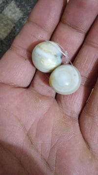 عندي خرز للبيع لتواصل ع واتساب مكاني شرطه الرابعه بغدادرقم 07733915122