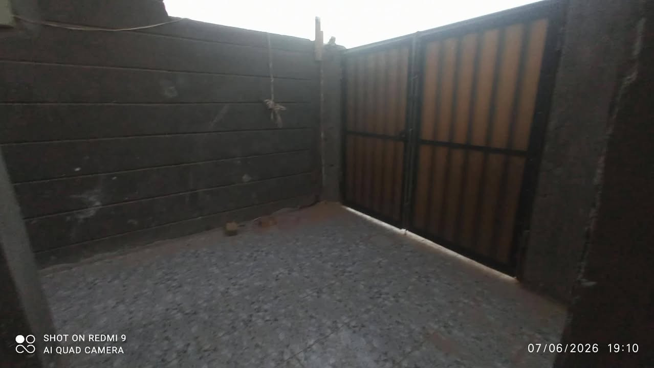 دار للبيع زراعي سند ٢٥العنوان سيف سعد مقابيل مستشفى الكفيل يبعد عن الشارع العام ١٠٠متر البناء حديث سنه ٢٠٢٥ المساحه ١٠٠متر يتكون من غرفه وصاله ومطبخ وكلدور وصحيات داخليه و خارجيه للاستفسار ***********
