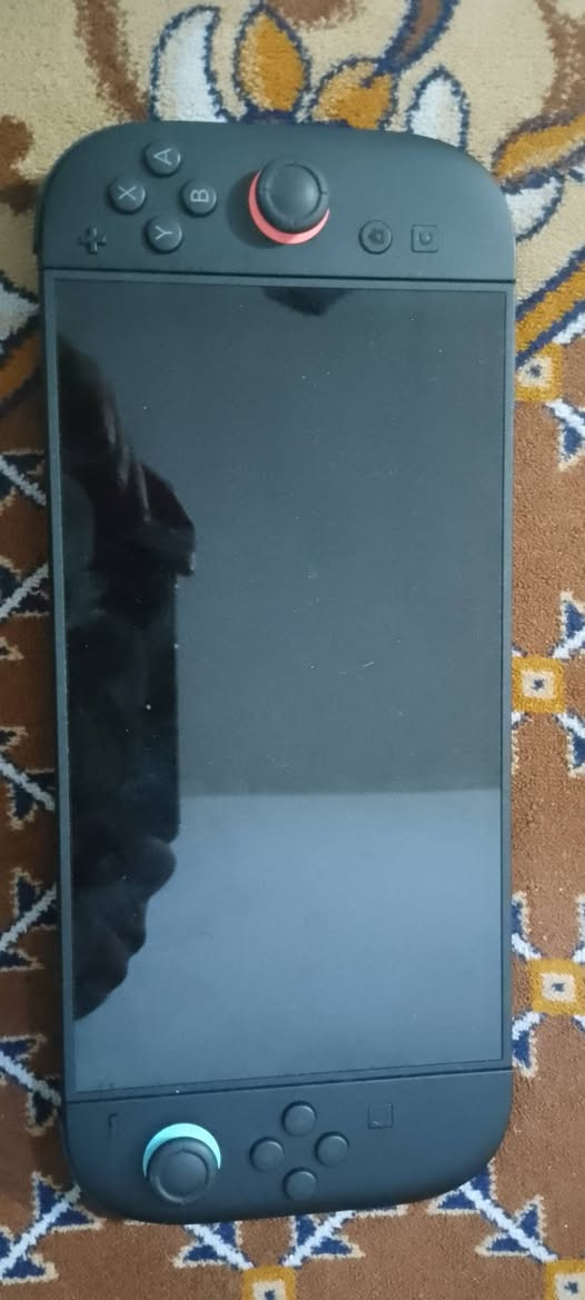 نتندو سوج ٢للبيع بسعر ٨٠٠وياه العاب اثنين استخدام اسبوع فقط وياه كل ملحقاته بالكارتون مكاني بغداد رقمي ***********
