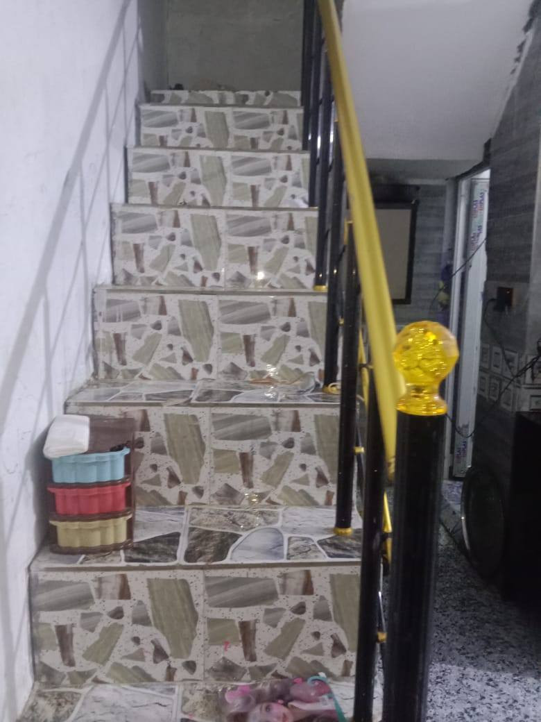 مشتمل للبيع مساحه 100م 
طولاني بناء سنة 2020 (مصفر)
العنوان حي الحوراء نهاية شارع الملة 
خدمات متكاملة 
السعر 28مليون 
للاستفسار على الرقم ***********
