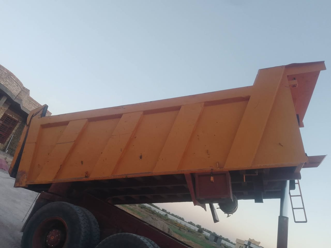 سلام عليكم بدي للبيع عمل جديد مايلر طول خمسه وربع تفصال الفلوجه مكان بغداد تاجي سعر 50 ورقه وبيها مجال قليل ***********
