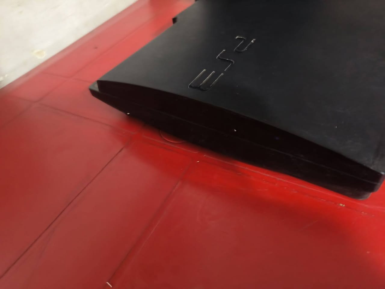 السلام عليكم 
عندي بلي ثري و XBOX 360  مهكرات اريد اروسهم ببلي 4 سلم او pro مهكر نظام ٩ او ١١ عادي
الجهازين ثنينهم بيهم 80 لعبة و الالعاب المشهورة و حصريات البلي
الثري يجي وياه هارد خارجي بيه اغلب الالعاب والاكس بوكس ما يجي وياه وموجود شاحنة للثري اصلية حتى تگدر تحطهة على اي شاحنة تلفون TYPE-C تشكل اليدة وتشحن
الجهازين يجي وياهن يدات بس عطلانات يعني ال٣ يجي وياه ٧ تقريباً بس كلهن بيهن عطل واحد و الXBOX يجي وياه ٢
نظيفات الاجهزة و ما مفتوحات ابد 
وكاملة الملحقات ال power supply مال ال XBOX و الكيبل مال ٣ موجود وحتى يجي وياه كيبل HD
الموقع بغداد العبيدي قرب البدليات ماكو توصيل


**إذا كنت صاحب هذا الإعلان وتريد حذفه لأي سبب، رجاءا أرسل رسالة إلى الدعم الفني**