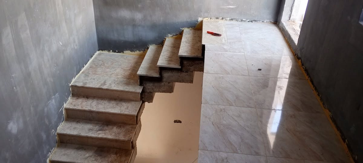 كادر سيراميك مصري البصره شغل درجه اولى تسليم هندسي تواصل 
 واتساب ***********
