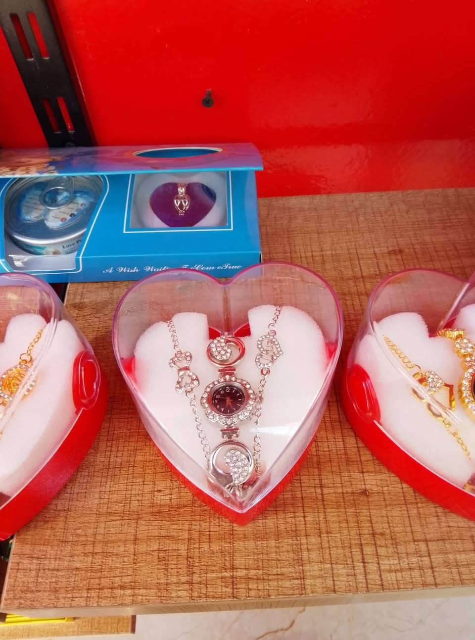 وصلت الهدايا الجديده بأسعار مناسبة توفرت عند اكسسوارات زمردة بسمايه داخل المجمع يالترفيهي قرب باب الدخول للجم النسائي  ❣️ يوجد توصيل ❣️ مبقى شي لعيد الحب ☺️


**إذا كنت صاحب هذا الإعلان وتريد حذفه لأي سبب، رجاءا أرسل رسالة إلى الدعم الفني**