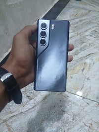 كامون 40 برو 5G • ٢٥٦ • رام ١٦