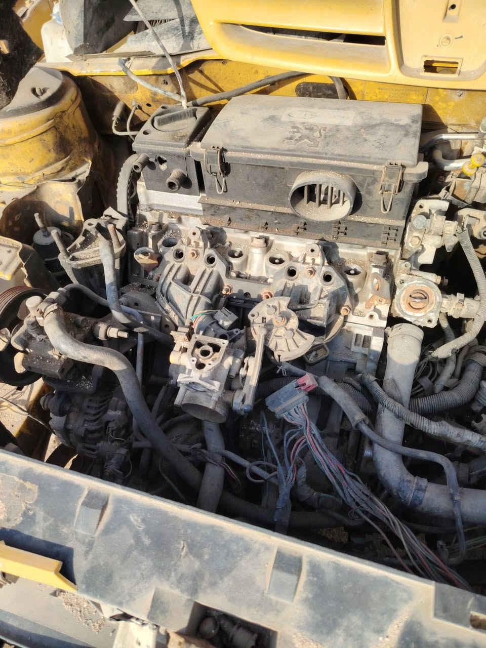 السلام عليكم محركات بيجو وسمند رقم *********** العنوان البصره  الزبير
