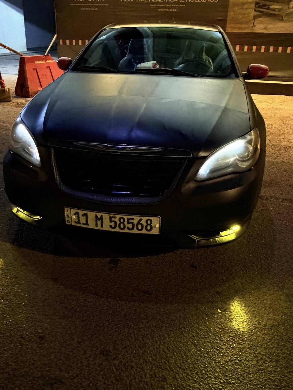 السلام عليكم 
C200 كلايسلر
مديل 2011 رقم بغداد دولي سنوية وهزة جديدة
حادثه بنيد و جاملغ فقط والباقي مكفول
محرك 6 سلندر 3600
شواصي و لغود كفاله
كير محرك كفاله
حدادية 
كهربائيات 
تخم تاير 
غرفه جلد
تتدفئة كشنات
شاشة اعطال
كشن كهرباء
كروس سرعه
تحكم ستيرن جهتين
سنتر لوك ابواب وجنطة كامل
تشغيل عن بعد
سستم صوت 
شاشة وكامرة خلفية
اوتو لايت 
لايتات زينون + بلوجكتر عدسات 
عليها برمجة فتح معدل و حرارة و فتح رون

لونها الاصلي اسود لامع
و عليها تغليف اسود طافي  
 عندي فيديو الها قبل التغليف سيارة نضيفة

 مكاني بغداد ساحة التحرير
السعر 78 وبيها مجال 
اتصال ***********
