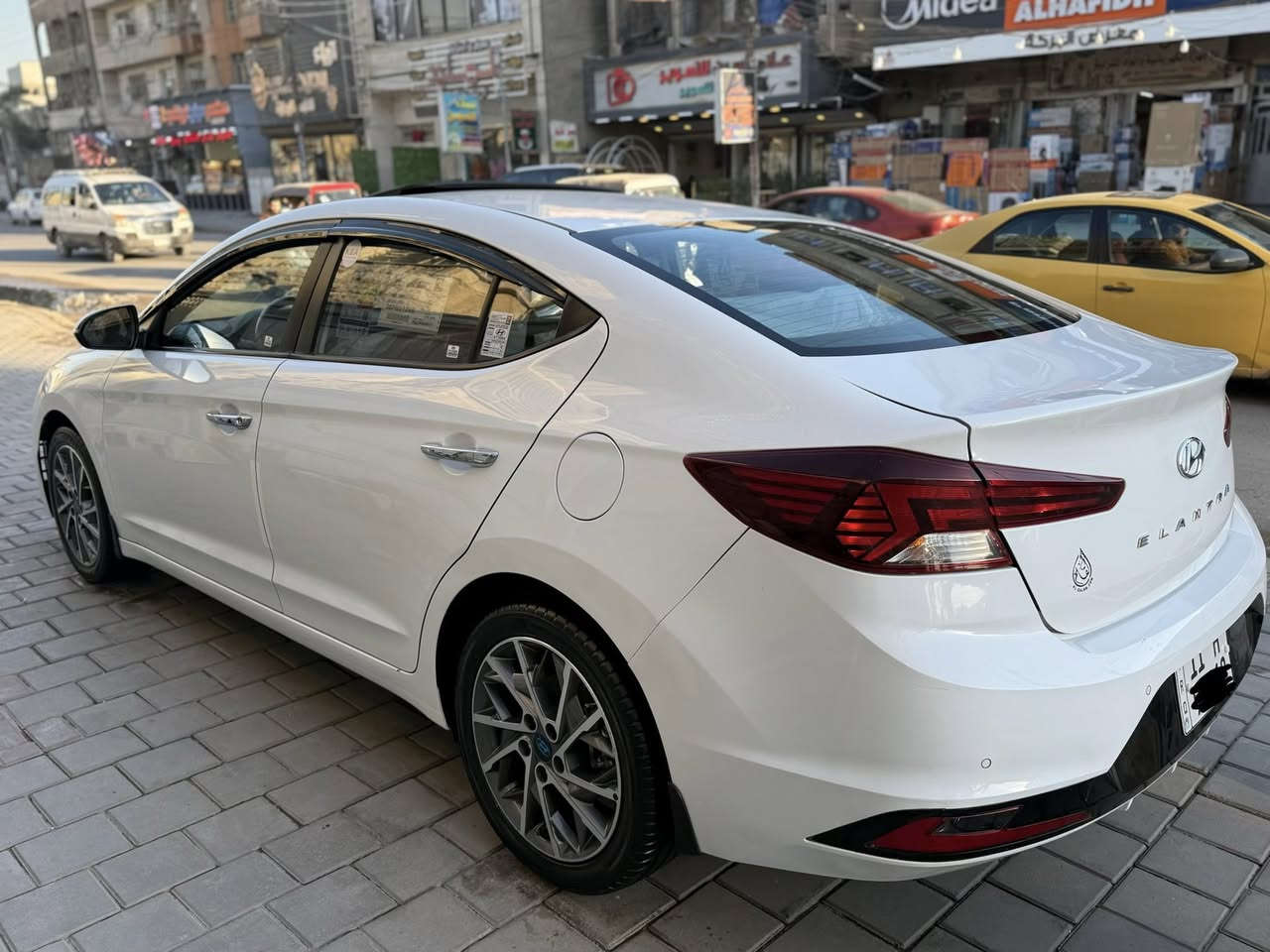 السلام عليكم
للبيع هونداي النترا 2019 خليجي مكفوله 
رقم بغداد بسمي شخصياً السيارة جديدة بمعنى الكلمة فول مواصفات محرك 2000 دوش بصمه فتحه سقف كشنات جلد تحمات جهتين مري اشاره + مري شفط ويلكب كروم السياره جديده بمعنى الكلمه للستفسار الاتصال *********** مكاني يغداد
